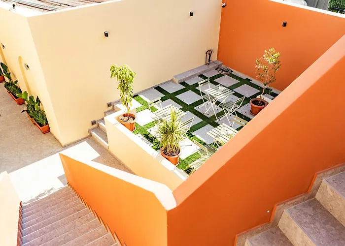 The Secret Yard شقة لارنكا