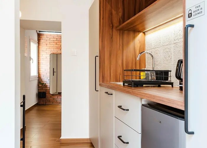 アパート The Secret Yard ラルナカ