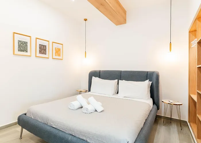 アパート The Secret Yard